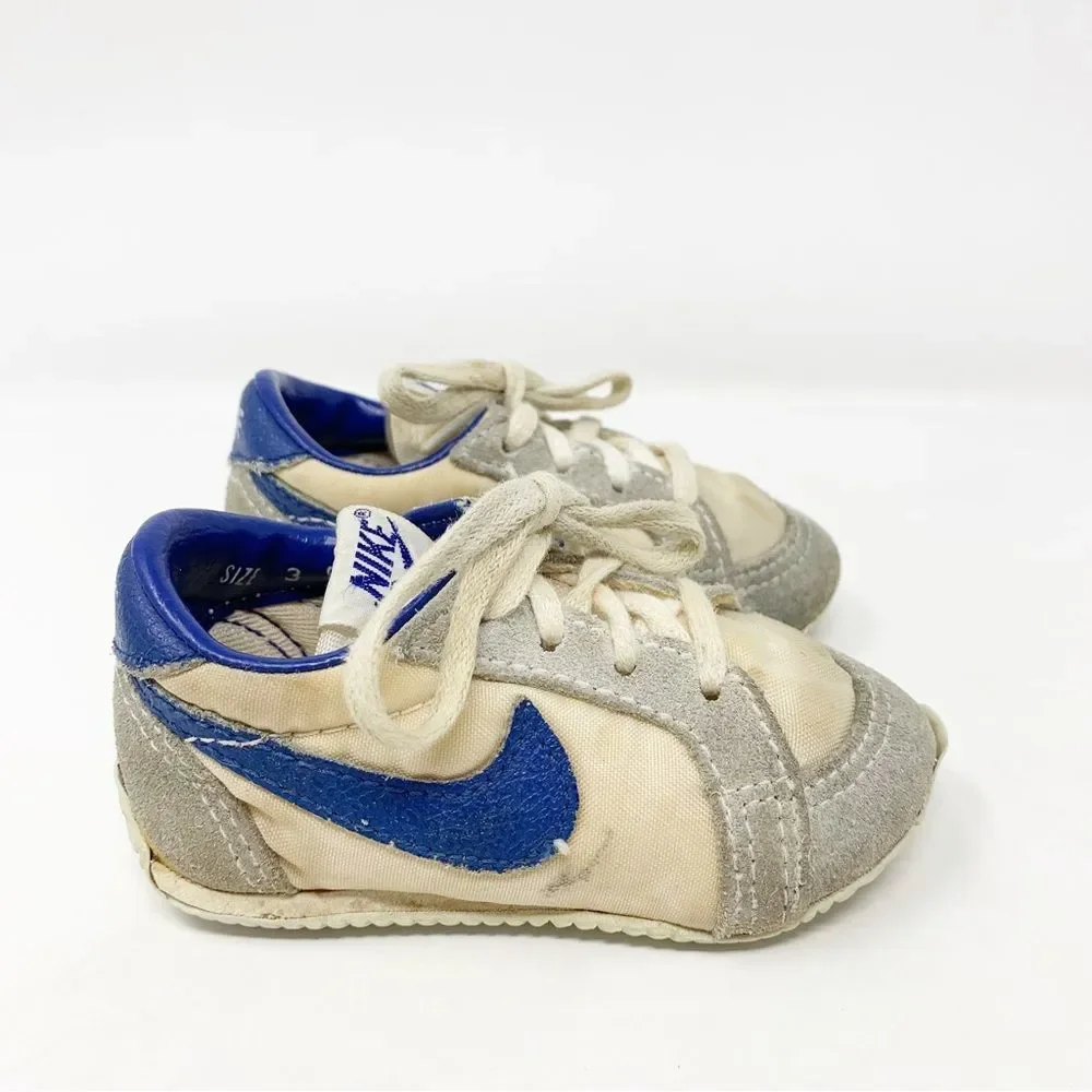 VINTAGE Infants Nike Shoes Size 3